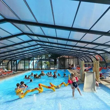 Zecamping 4 Familial Pet Friendly Restaurant Et Espace Aquatique Luxuszelt Soullans