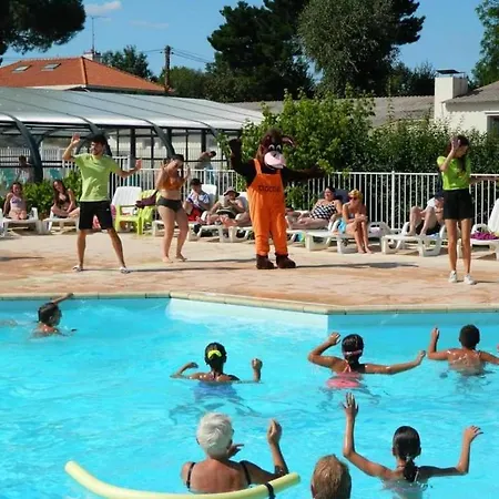 Zecamping 4 Familial Pet Friendly Restaurant Et Espace Aquatique Soullans