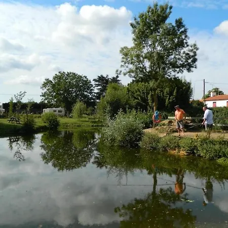 Zecamping 4 Familial Pet Friendly Restaurant Et Espace Aquatique 4* Soullans