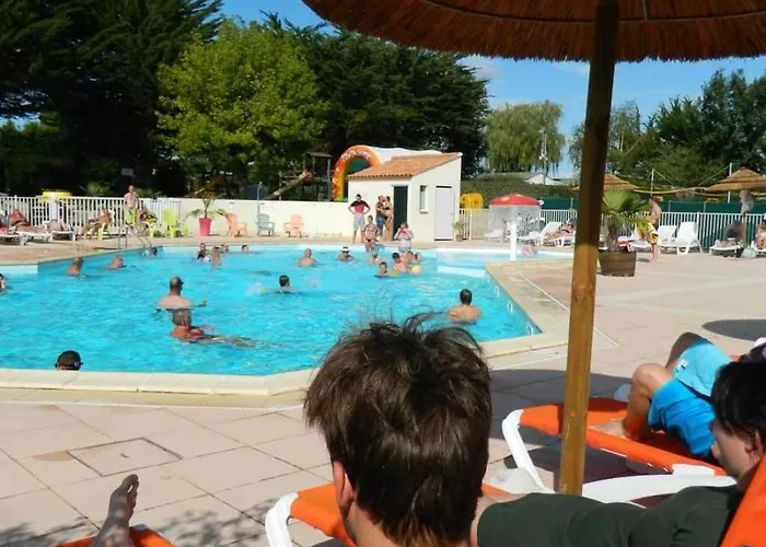 Zecamping 4 Familial Pet Friendly Restaurant Et Espace Aquatique 4*