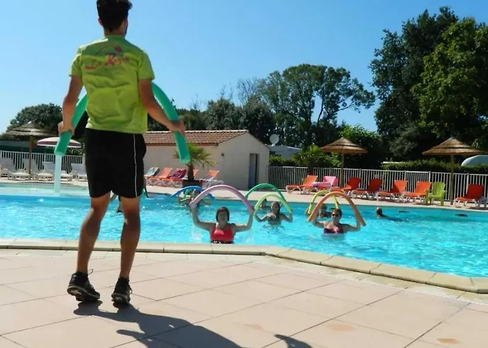 캠프장 4 Etoiles - Parc Aquatique - Efcia0 *